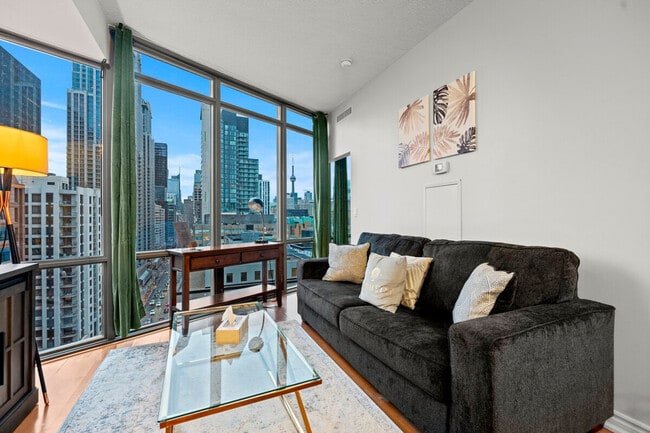 Building Photo - 832 Bay St.