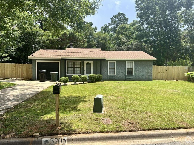 Building Photo - 3205 Hester Dr Rental