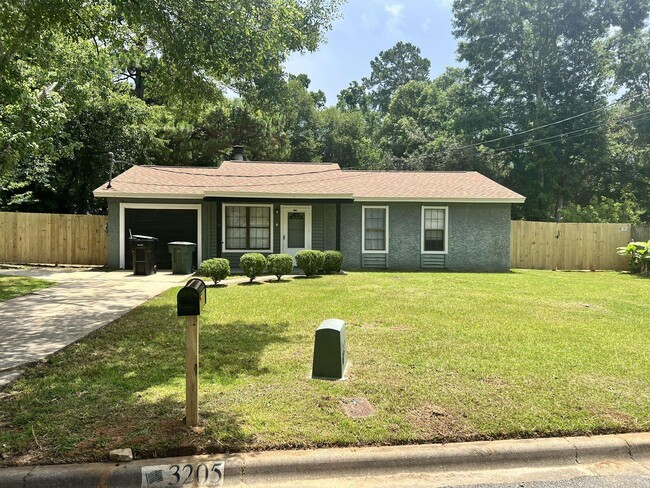 Photo - 3205 Hester Dr House