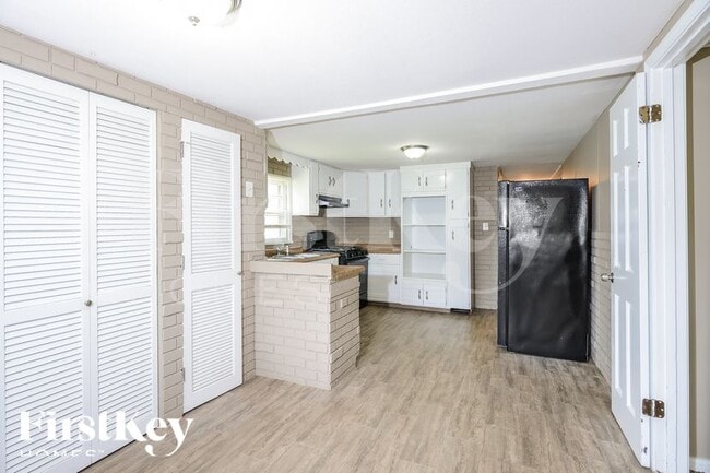 Photo - 2293 Maxville Ln