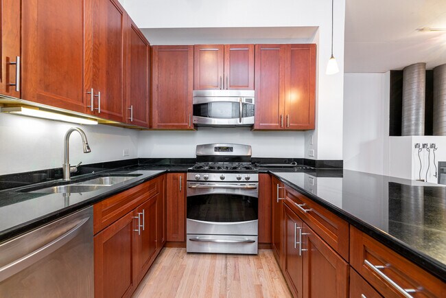 Photo - 939 W Huron St Unidad 401