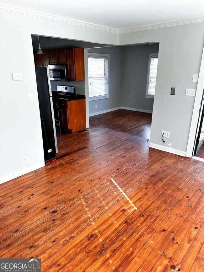 Photo - 1895 Francis Ave NW