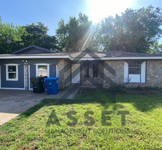 Building Photo - RENT TO OWN – Midwest City, OK