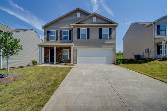 Photo - 3 BR, 2.5 BA., 2 Car Garage in Boiling Springs, Near I-85