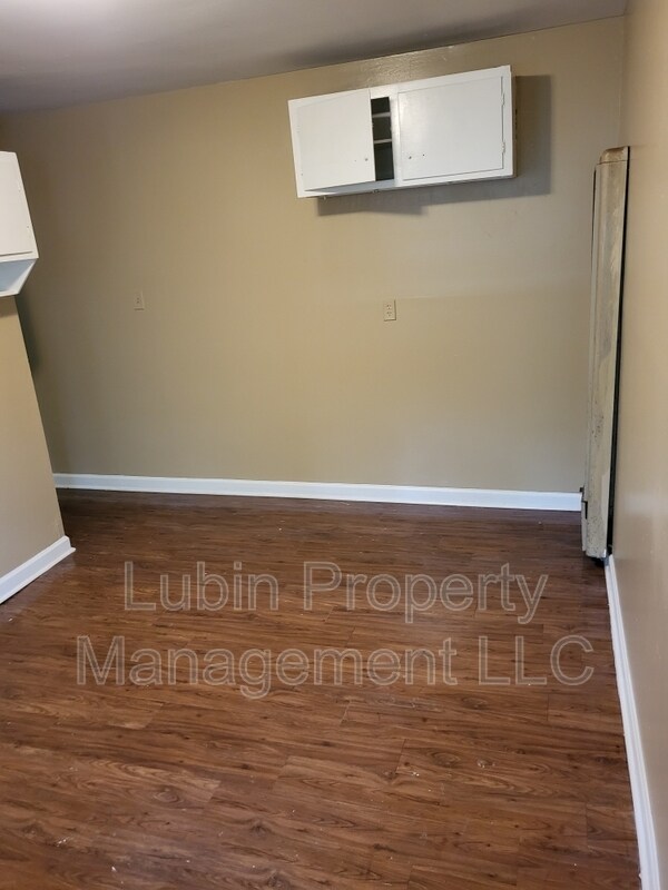 Photo - 2468 Yale Ave