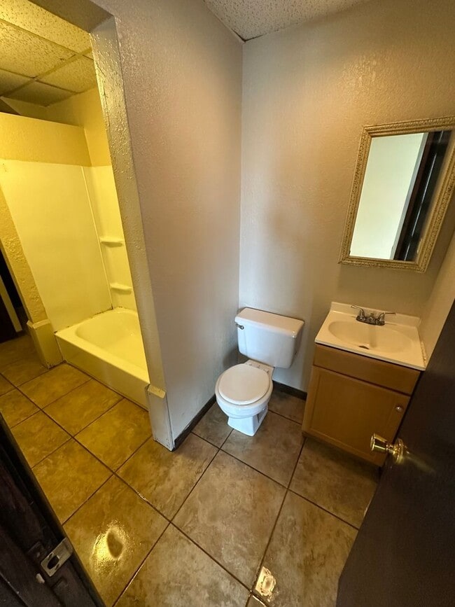 Photo - 1109-MF3-E Unit B