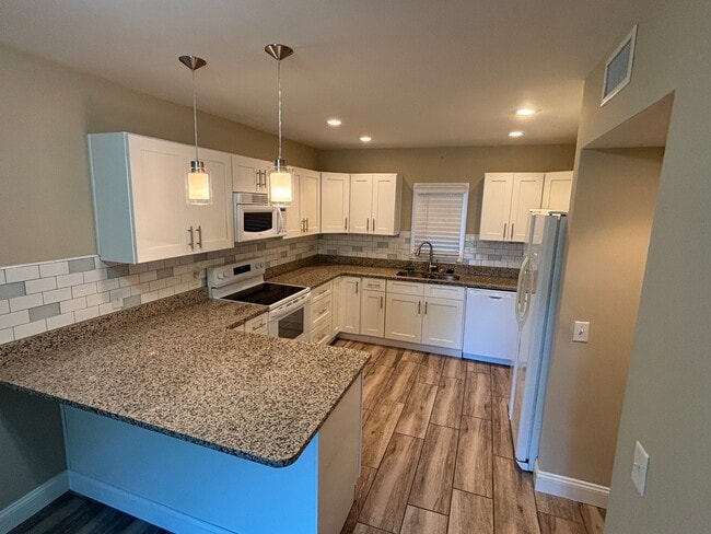 Building Photo - 657 N Golf Villa Rd Unit 657