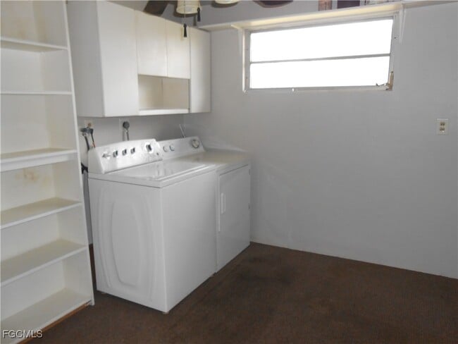 Building Photo - 241 Thistle Ct