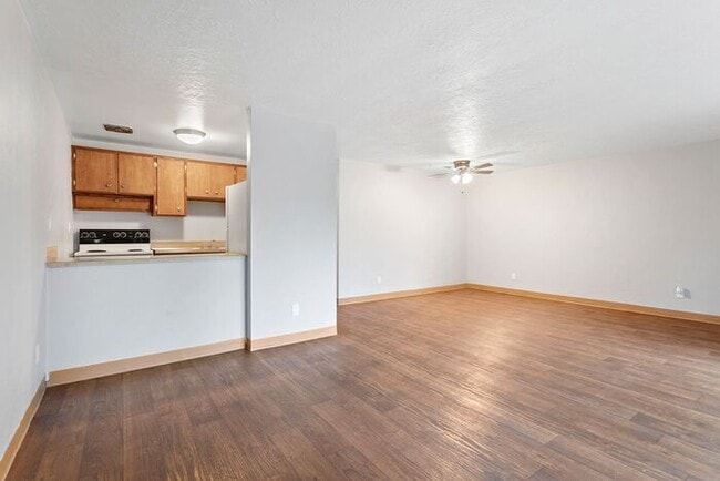 Building Photo - 2 bedroom unit!! Rental
