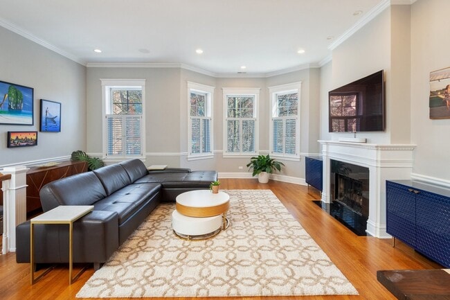 Photo - 2044 N Sheffield Ave Unit 3