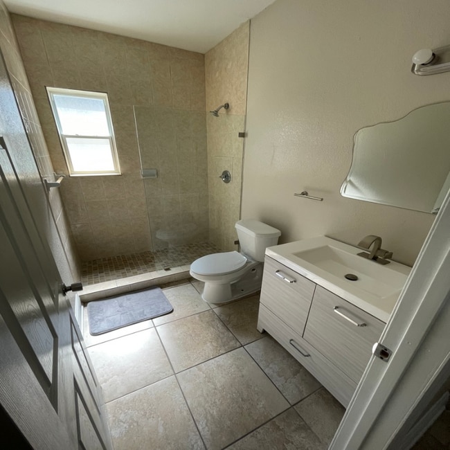 Photo - 3511 N Dartmouth Ave Unit 2