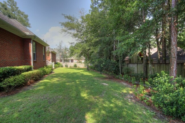 Photo - 212 North Cir