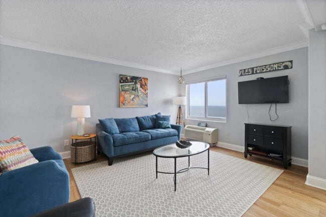 Photo - 201 Rudee Loop Connector Unit ID1353848P