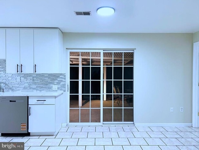 Photo - 8186 Paper Birch Dr