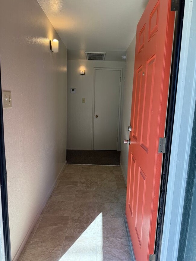 Photo - Charming Pet Friendly 3-Bedroom in Quiet C...