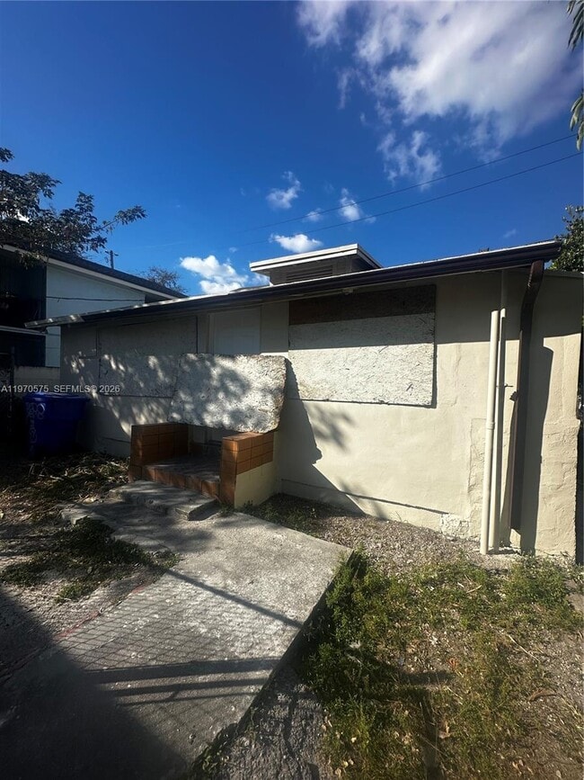 Photo - 1919 SW 2nd St Unit c