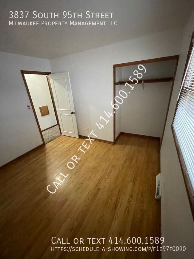 Photo - 3837 S 95th St