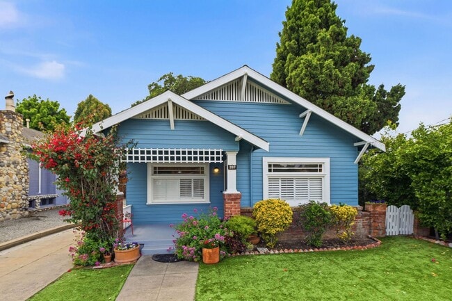Building Photo - Cottage Style Home