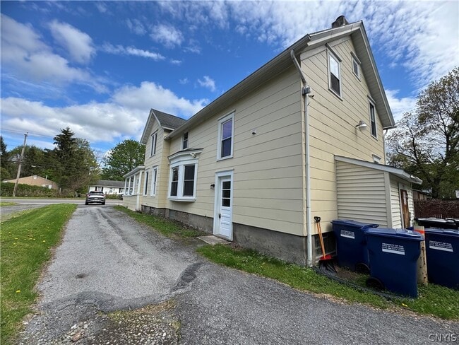 Photo - 1714 Valley Dr