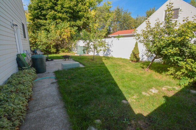 Photo - Bright & beautiful home at the end of a quiet cul de sac