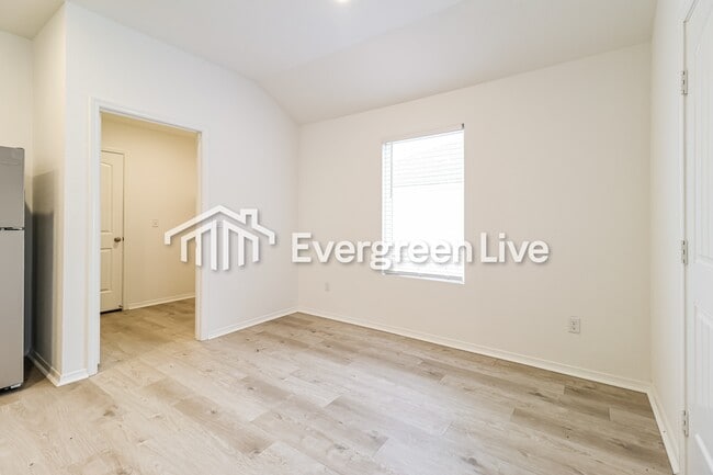 Photo - 110 Terrence Dr