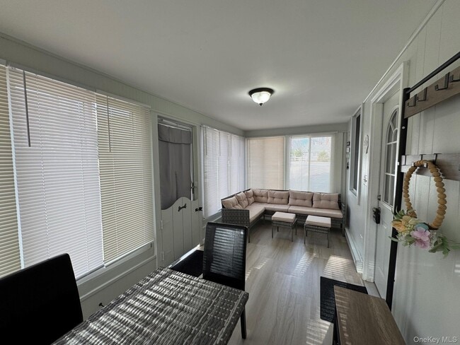 Photo - 131 Westbury Dr