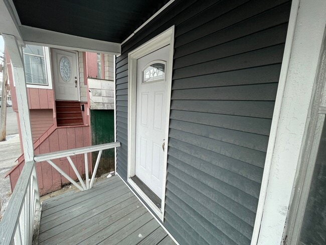 Building Photo - 261 Division St Unit Second Floor
