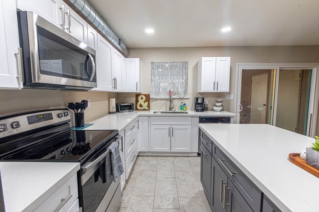 Photo - 2812 S Mill Ave