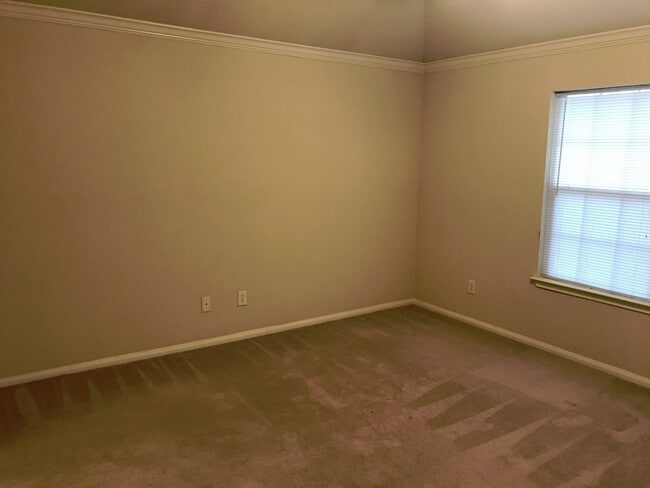 Building Photo - Duplex Rental