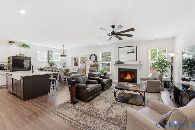 Photo - 7712 Hawthorne Ave
