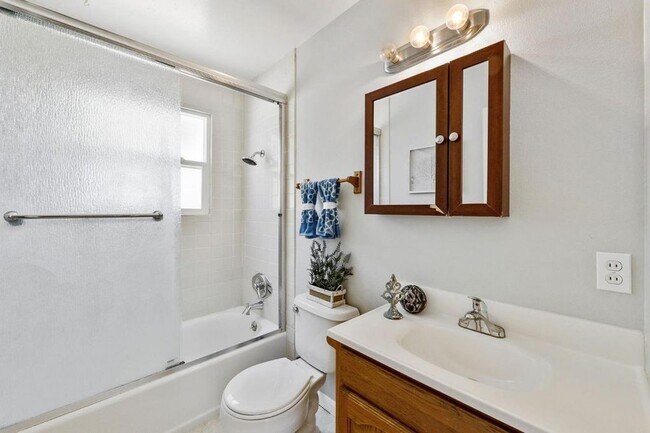 bathroom - 10185 Alhambra Ave
