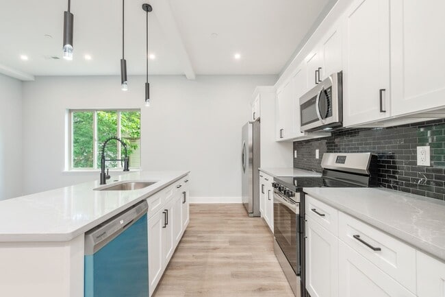 Photo - New 2 Bedroom Apartment in Modern Building! Now Offering 1 Month FREE on a 12 month lease! Unidad Apt. 2