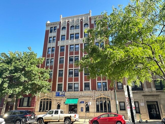 Building Photo - 510 W Belmont Ave Rental