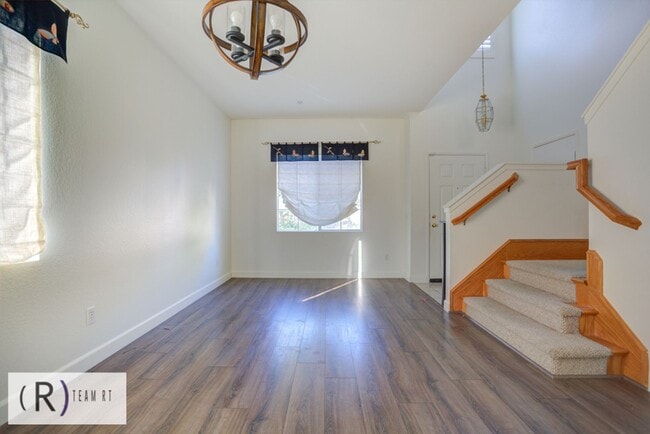 Photo - 15984 Paul Ct