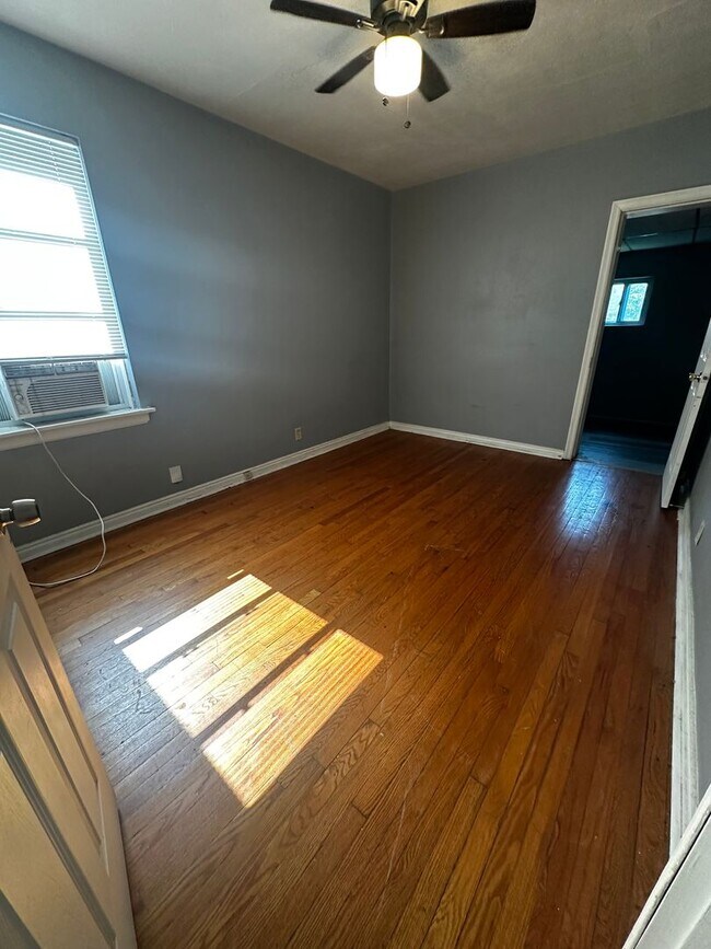 Photo - 3928 Dunnica Ave Unit 3928 Dunnica Ave 2F