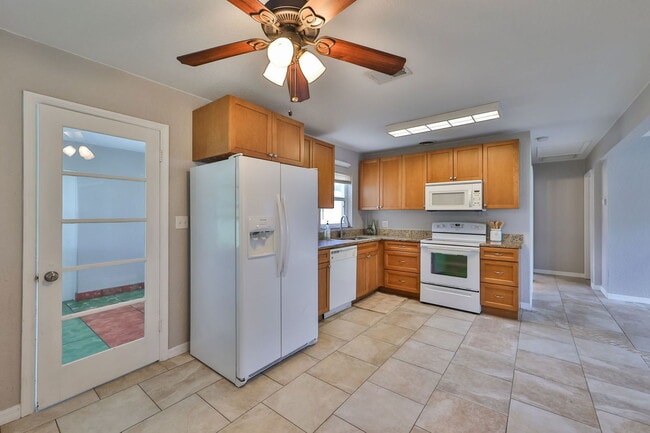 Photo - 619 40th Ave N