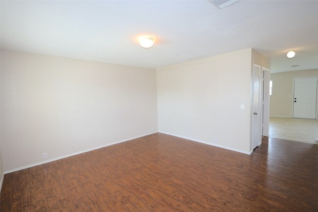 Photo - 3203 Becker Glen St