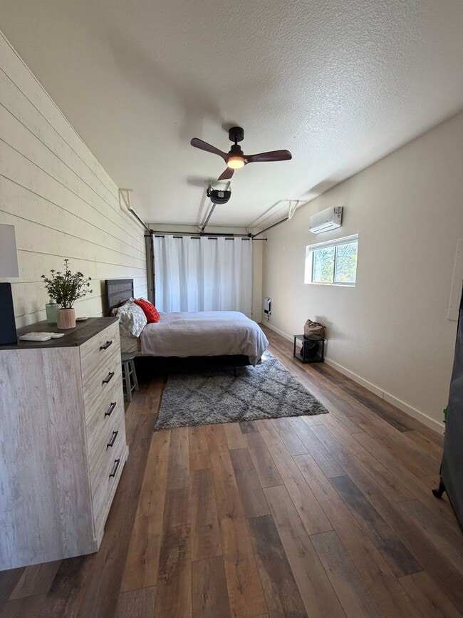 Photo - W Central Duplex Unit 3427 1/2