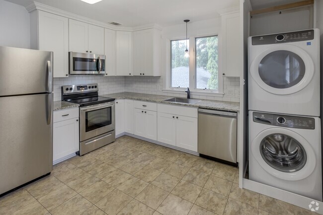 Building Photo - 740 Washington Ave Rental