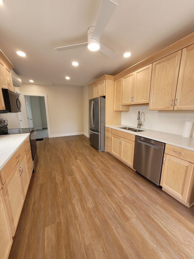 Photo - 21 E Maple St Unit 2