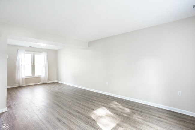 Photo - 6130 Bethesda Way