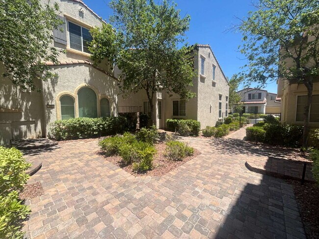 Photo - 3 Bed 3.5 Bath Summerlin - MOVE IN SPECIAL