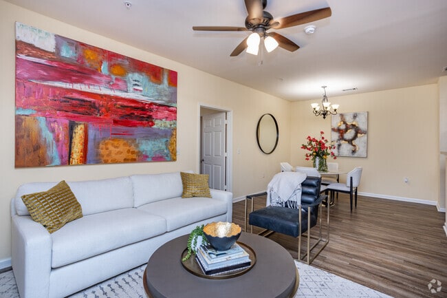 2BR, 2BA - 1,258SF - Living Room
