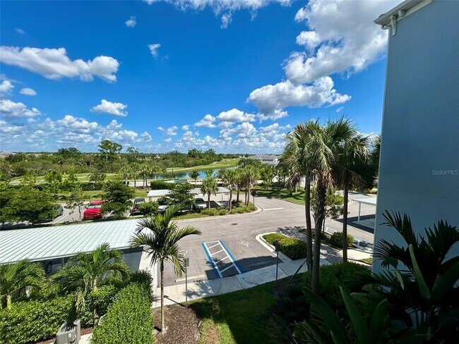 14121 Heritage Landing Blvd Unidad 736
