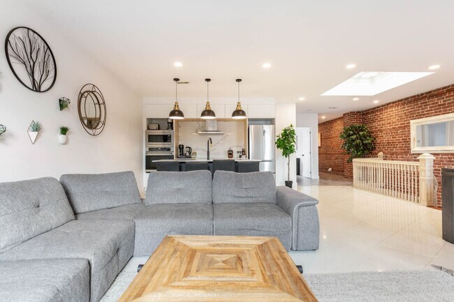 Photo - 4107 R. Saint-Denis Unit ID1061564P