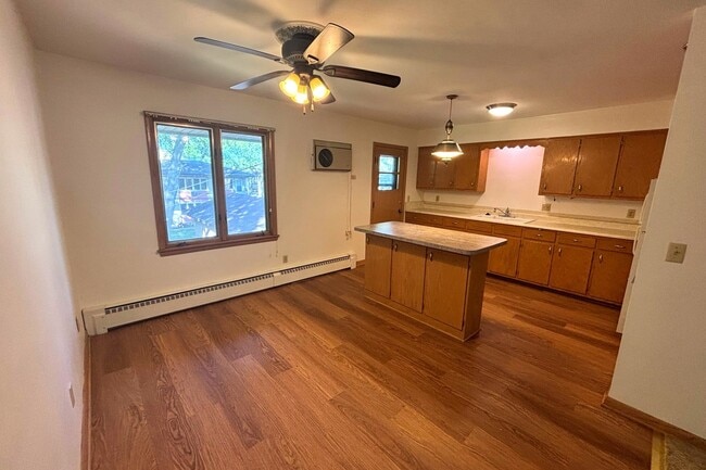 Photo - 2402 Fremont Ave