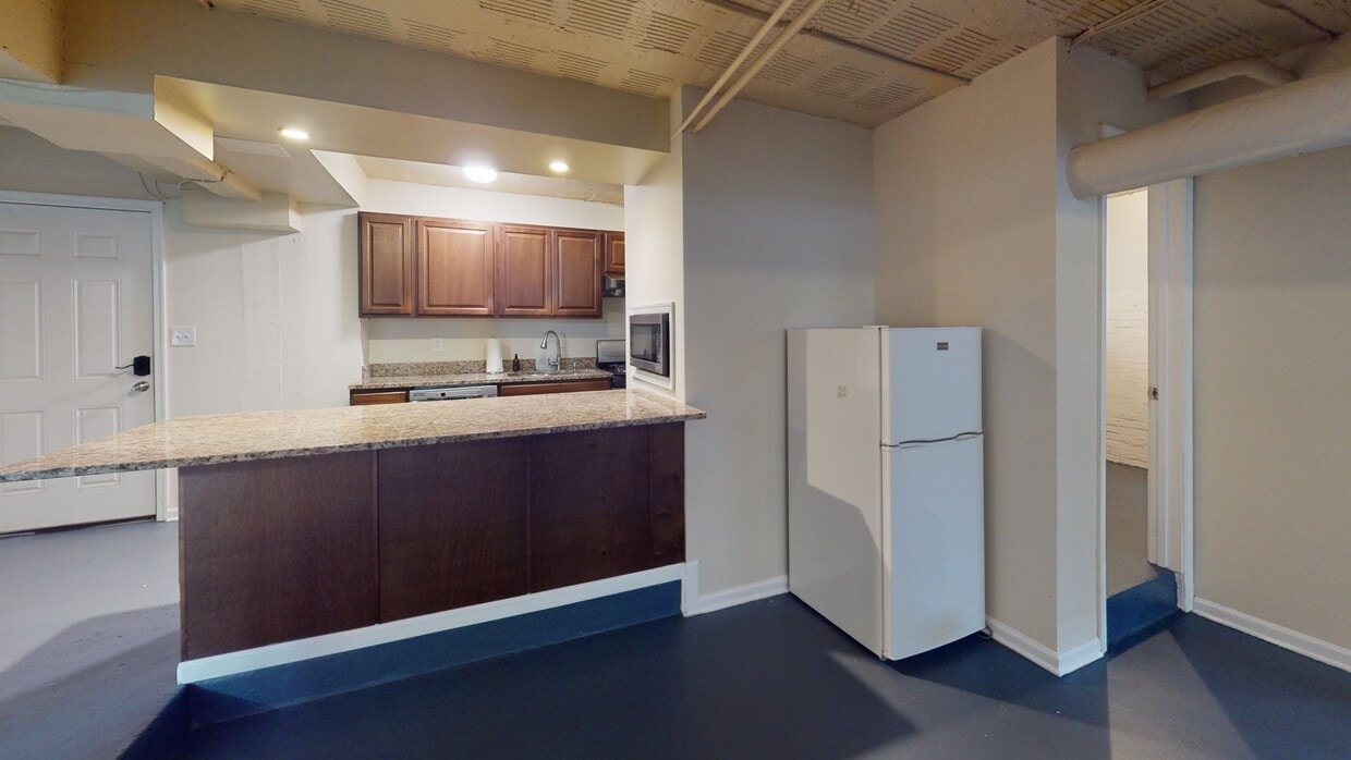 Photo - Private bedroom in 4 bed/2 bath Home