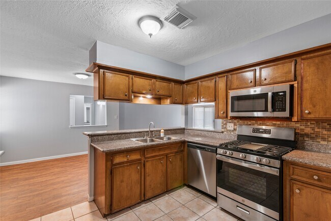 Photo - 710 Cascade Creek Dr