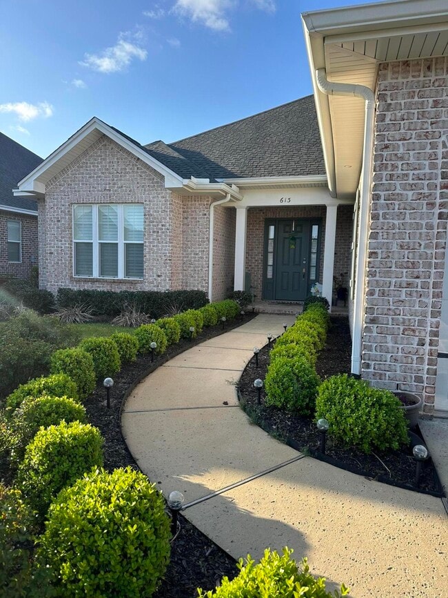 Photo - 613 Tulip Tree Way