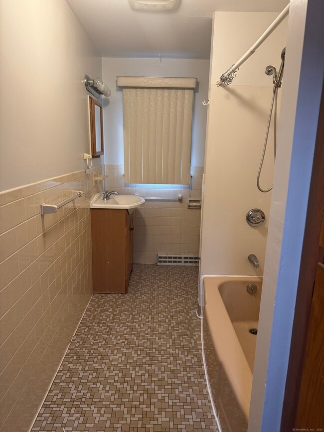 Photo - 658A Ellington Rd